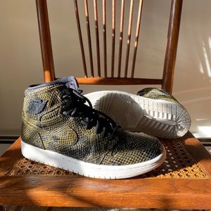 Wmns Air Jordan 1 Retro High Premium 'Snakeskin'